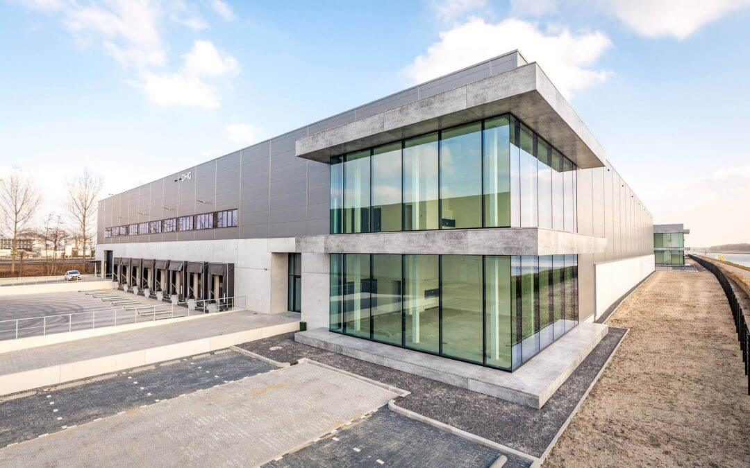 DHG VERHUURT 15.449 M² OP SMARTLOG ROTTERDAM 1