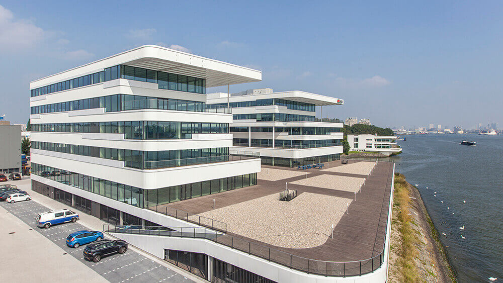 DHG VERHUURT 1.950 M² KANTOOR AAN VOPAK AGENCIES IN SCHIEDAM