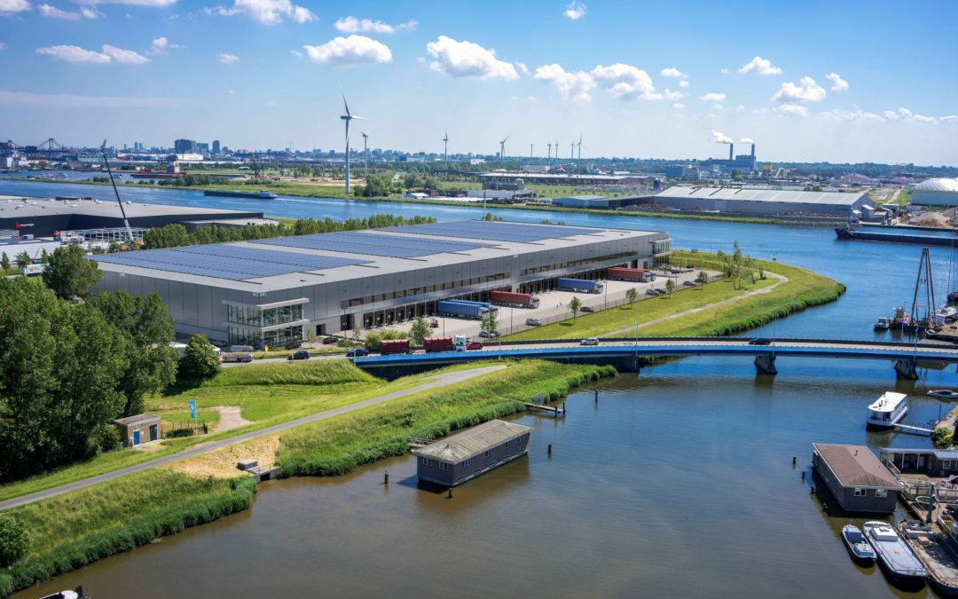 DHG START OP RISICO MET DE BOUW VAN SMARTLOG ZAANDAM