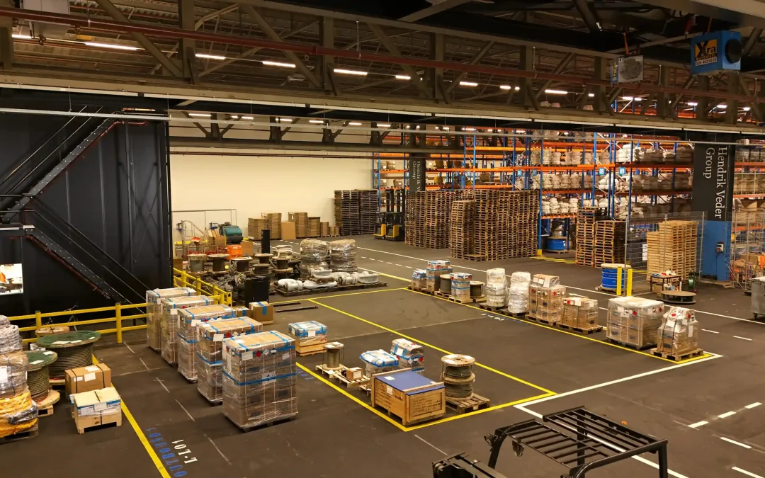 DHG LEVERT OP AAN HENDRIK VEDER EN START BOUW SMARTLOG ROTTERDAM EEMHAVEN